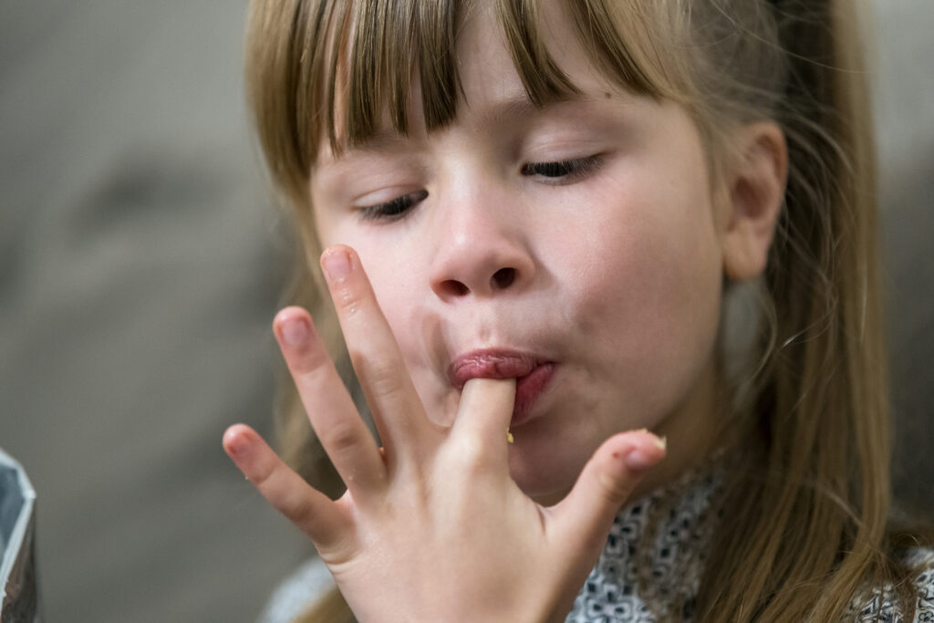 pediatric dentists suggest diet for health teeth for kids